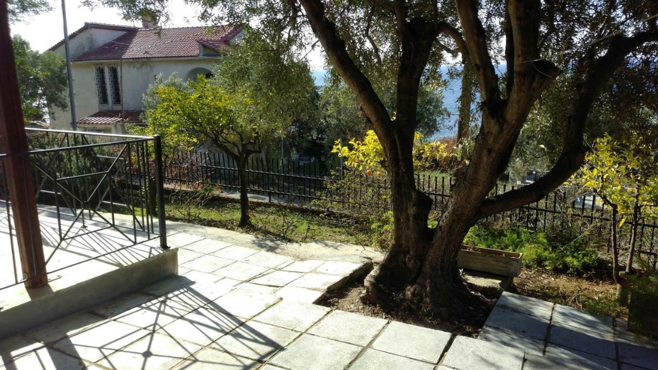 Gerakina Beach Cottage ซากูเดีย ภายนอก รูปภาพ